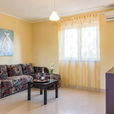 Apartment David By The Sea *