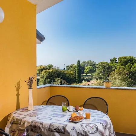 David By The Sea Fažana